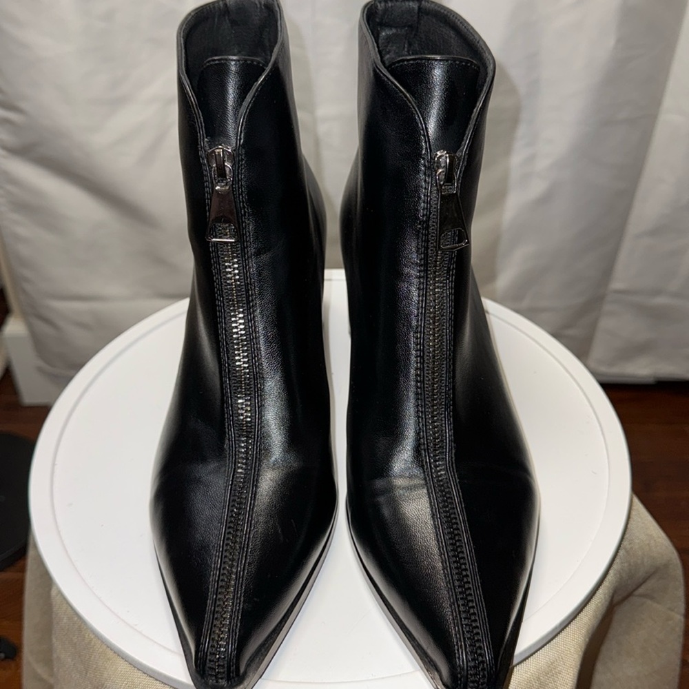 TORGEIS Marion Black Zippered Bootie Size 9